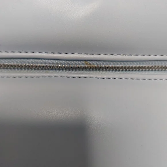 H! By Henry Holland 💋 Lips Crossbody Bag - Picture 2 of 7